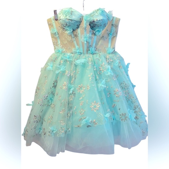 Dresses & Skirts - Corset Style Lace Up Back Pageant Prom Formal Quinceañera Dress Size Small